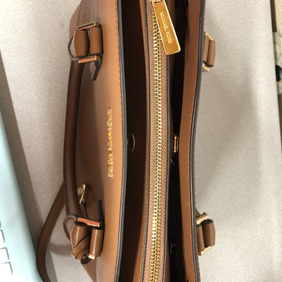 Michael Kors Saffiano Leather Medium Satchel EUC  ** - Picture 4 of 11